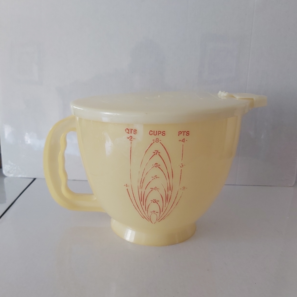Tupperware Vintage Measuring Cup